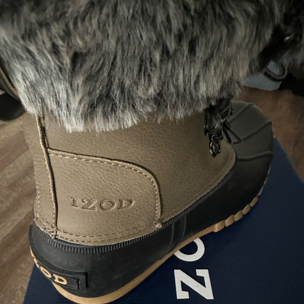 Izod winter Storm snow or rain boots sz 9M and 7M